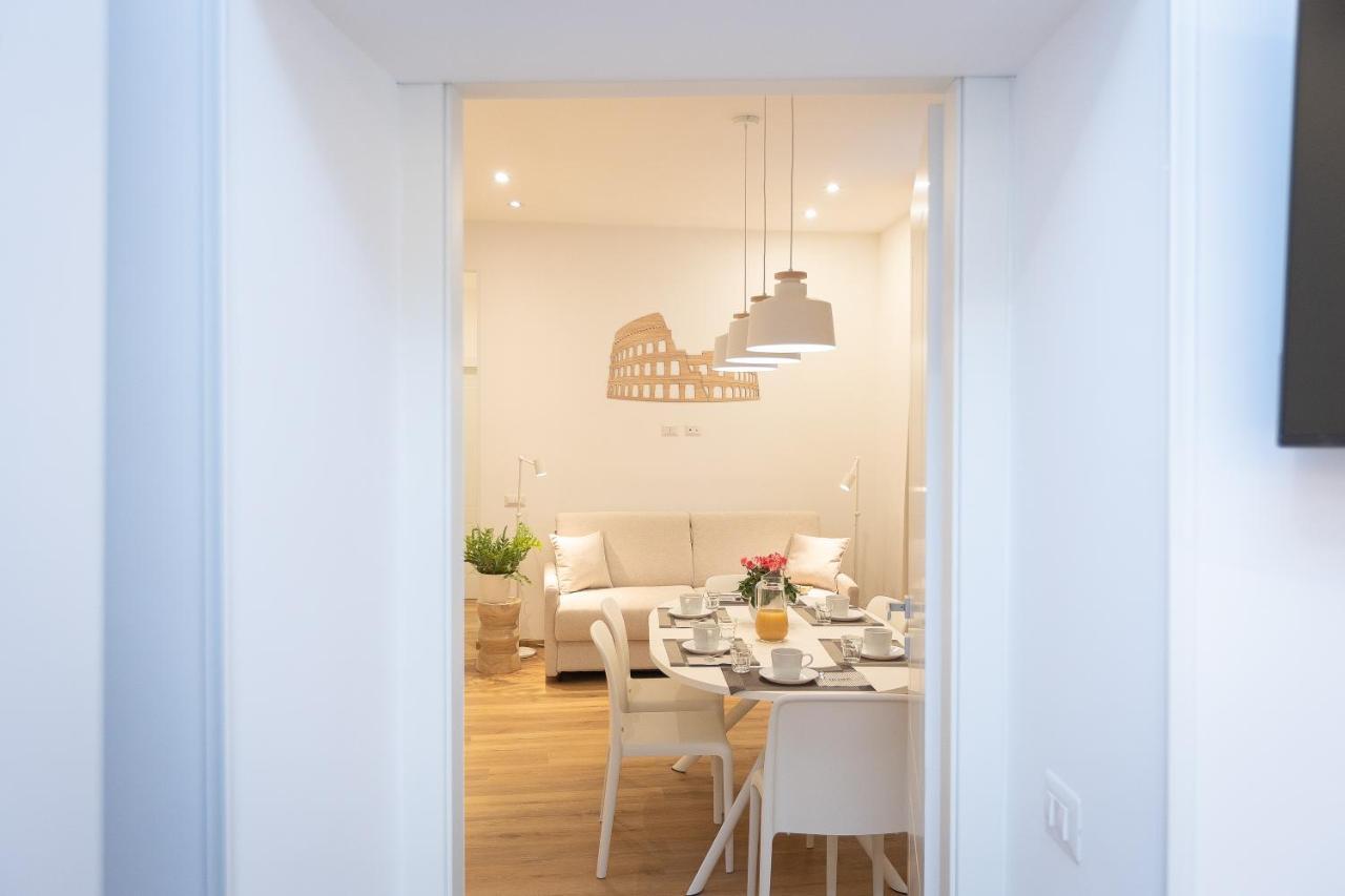 Colosseum Holidays - Three-bedroom Apartment Rom