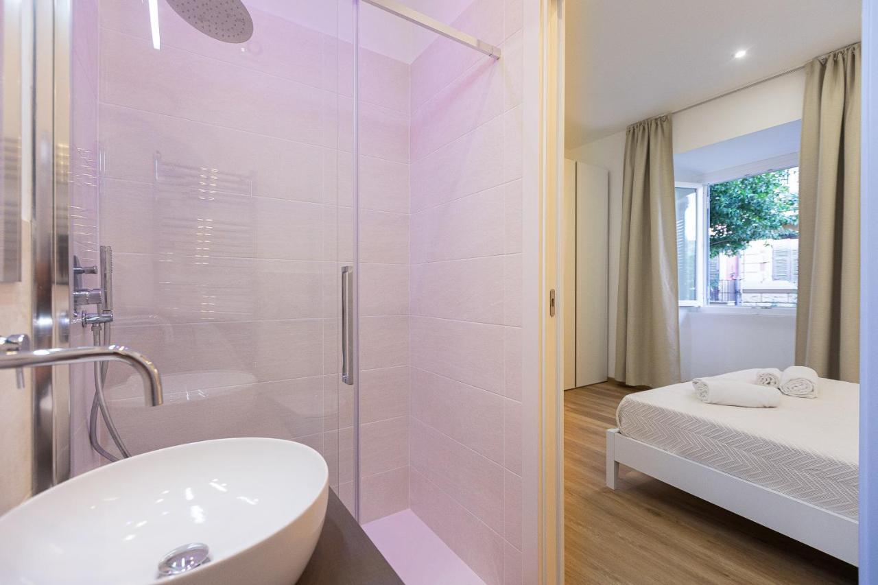 Apartment Colosseum Holidays - Three-bedroom Rom