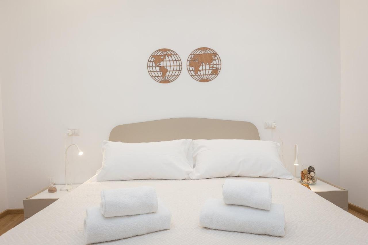Colosseum Holidays - Three-bedroom Rom