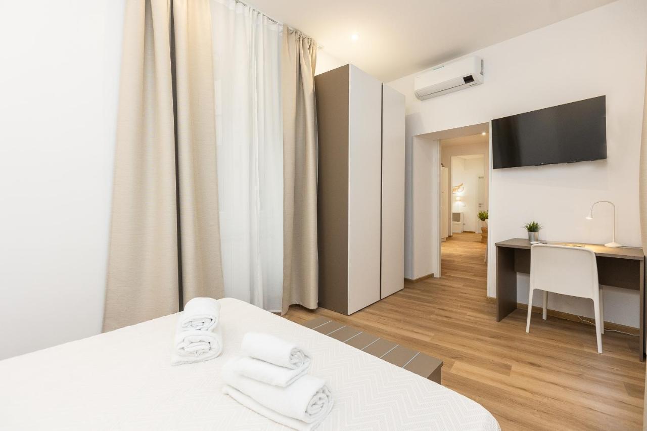 Colosseum Holidays - Three-bedroom Apartamento