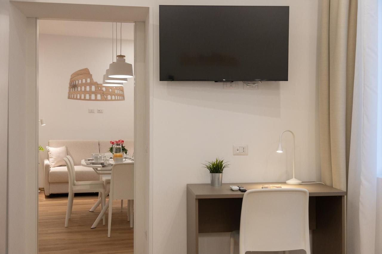 Apartment Colosseum Holidays - Three-bedroom Rom