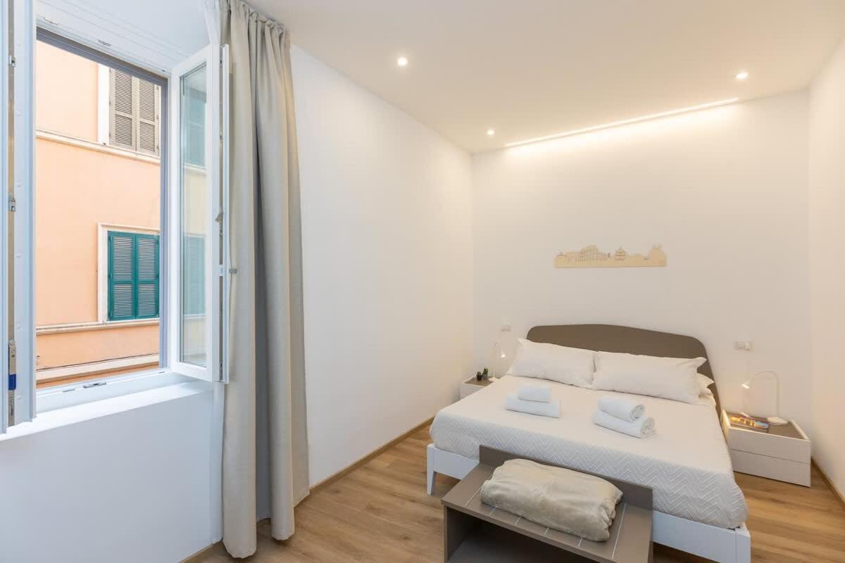 Colosseum Holidays - Three-bedroom Apartamento Roma